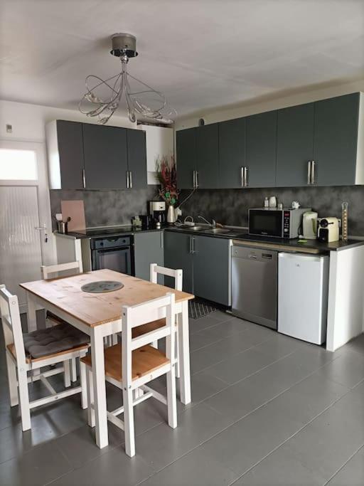Apartament Le 7 Servian Zewnętrze zdjęcie